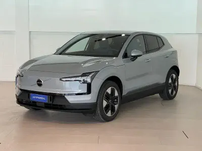 Begagnad Volvo EX30 Core 200 kW (272 HK) 2024 Grå SUV