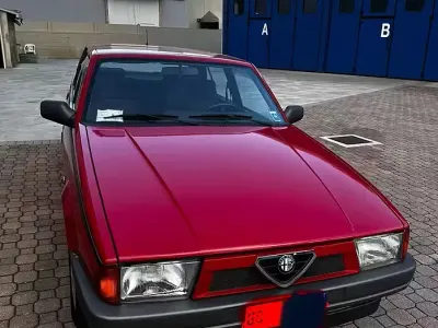 Usata Alfa Romeo 75 120 CV (88 kW) 1990 Rosso Berlina