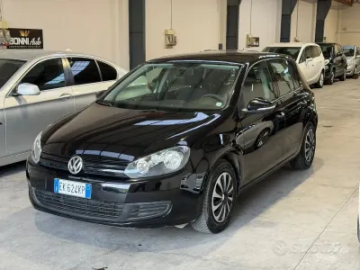 Usata VW Golf VII 102 CV (75 kW) 2013 Nero Berlina