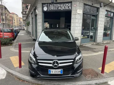 Usata Mercedes B180 Premium 109 CV (80 kW) 2017 Nero Utilitaria