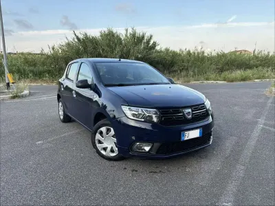Usata Dacia Sandero Ambiance 75 CV (55 kW) 2017 Bluazzurro Berlina
