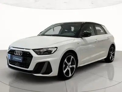 Nuova Audi A1 Sportback S-Line 116 CV (85 kW) 2026 2y bianco ghiacciaio metallizzato Utilitaria