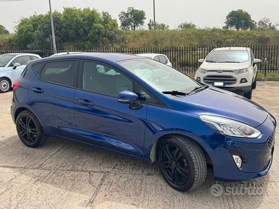 Usata Ford Fiesta Titanium 85 CV (62 kW) 2017 Blu Berlina