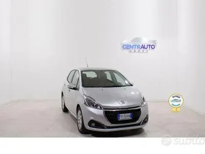 Usata Peugeot 208 Active 75 CV (55 kW) 2018 Grigio Utilitaria