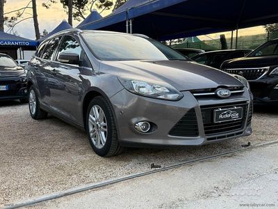 Usata Ford Focus Titanium 116 CV (85 kW) 2014 Grigio chiaro Station wagon
