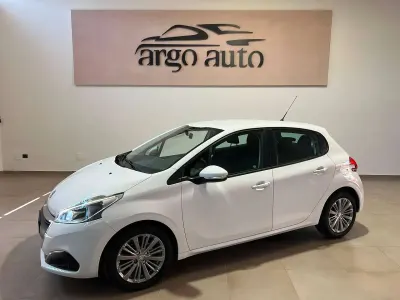 Usata Peugeot 208 Active 82 CV (60 kW) 2016 Bianco Utilitaria