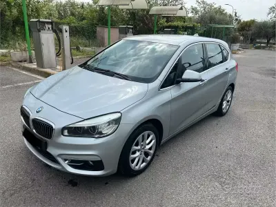 Usado BMW 218 Luxury Line 150 HP (110 kW) 2015 Cinzento Monovolume
