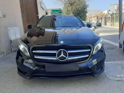 Usata Mercedes GLA180 Premium 109 CV (80 kW) 2017 Nero SUV