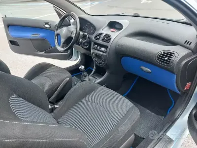 Usata Peugeot 206 CC 109 CV (80 kW) 2004 Bluazzurro Cabrio