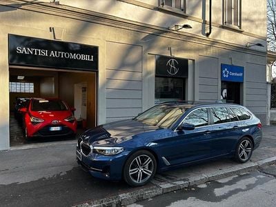 Usata BMW 530 Luxury Line 249 CV (183 kW) 2022 Blu Station wagon