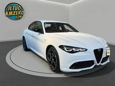 Nuova Alfa Romeo Giulia Veloce 210 CV (154 kW) 2025 Berlina
