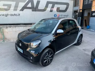 Usata Smart ForFour Passion 71 CV (52 kW) 2016 Nero Utilitaria