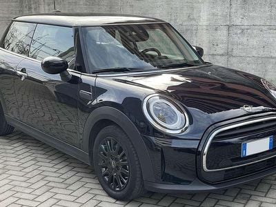 Usata Mini Cooper Classic 136 CV (100 kW) 2024 Enigmatic black met/tetto nero Utilitaria