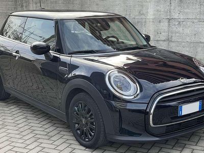 Enigmatic black met/tetto nero Usata 2024 Mini Cooper Classic Utilitaria | 23.900 € (Buon prezzo)