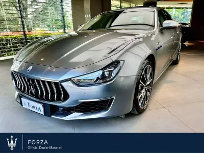 Usata Maserati Ghibli 330 CV (242 kW) 2022 Grigio evoluzione Berlina