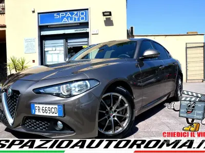 Usata Alfa Romeo Giulia Super 180 CV (132 kW) 2018 Grigio Berlina