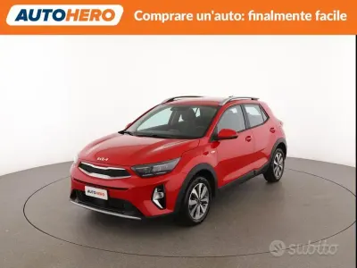 Używany Kia Stonic Urban 84 KM (61 kW) 2024 Czerwony SUV