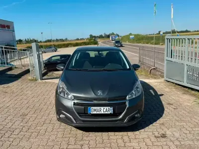 Usata Peugeot 208 82 CV (60 kW) 2017 Grigio Utilitaria