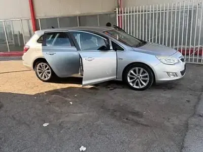 Usata Opel Astra 125 CV (91 kW) 2012 Grigio Station wagon