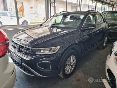 Usata VW T-Roc Life 116 CV (85 kW) 2022 Nero SUV