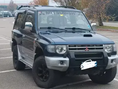 Usata Mitsubishi Pajero 125 CV (91 kW) 1999 Bluazzurro SUV