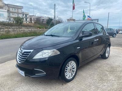 Usata Lancia Ypsilon Platinum 69 CV (50 kW) 2014 Nero Utilitaria