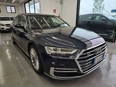 Usata Audi A8 Ambiente 286 CV (210 kW) 2019 Blu scuro Berlina