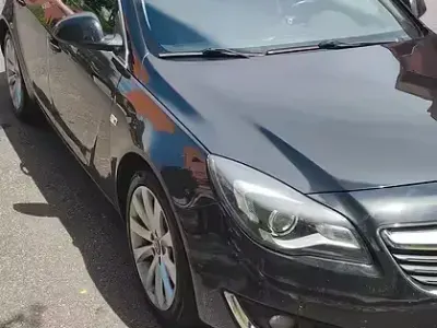 Gebraucht Opel Insignia 140 PS (102 kW) 2015 Schwarz Kombi