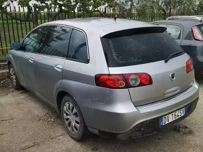 Begagnad Fiat Croma 120 HK (88 kW) 2009 Grå Kombi