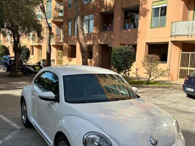 Usata VW Beetle 105 CV (77 kW) 2012 Bianco Utilitaria