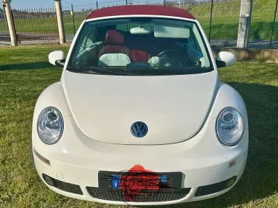 Usata VW New Beetle Edition 102 CV (75 kW) 2008 Bianco Utilitaria
