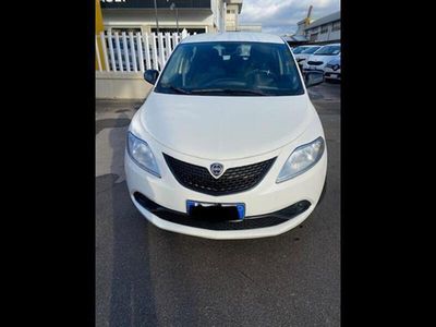 Usata Lancia Ypsilon Platinum 69 CV (50 kW) 2019 Bianco Utilitaria