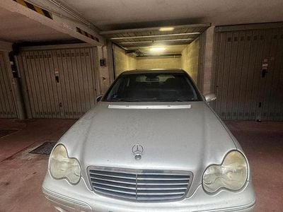 Usata Mercedes C220 125 CV (91 kW) 2005 Grigio Berlina