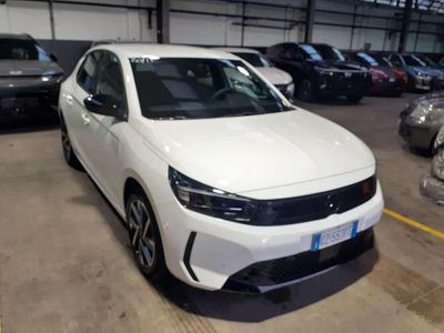 Usata Opel Corsa 101 CV (74 kW) 2025 Arktis white Utilitaria