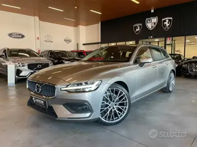Usata Volvo V60 Business Edition 150 CV (110 kW) 2019 Grigio Station wagon