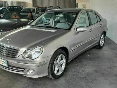 Usata Mercedes C320 Elegance 218 CV (160 kW) 2005 Grigio