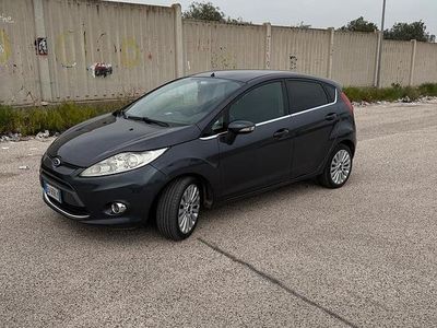 Usata Ford Fiesta Titanium 70 CV (51 kW) 2010 Nero Utilitaria