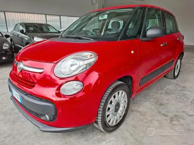 Begagnad Fiat 500L Pop 80 HK (58 kW) 2016 Röd Minibuss