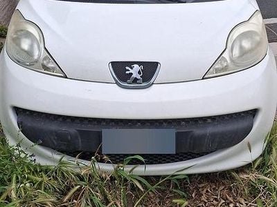 Usata Peugeot 107 68 CV (50 kW) 2008 Bianco Utilitaria