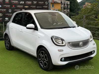Usata Smart ForFour Prime 71 CV (52 kW) 2015 Bianco Utilitaria