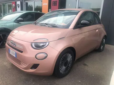 Usata Fiat 500 Icon 65 CV (47 kW) 2026 Rosa Utilitaria