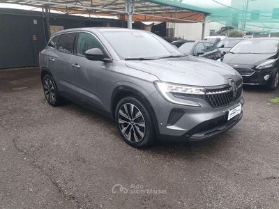 Usata Renault Austral Techno 158 CV (116 kW) 2023 Grigio SUV