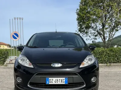Begagnad Ford Fiesta 97 HK (71 kW) 2009 Sedan