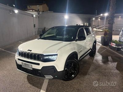 Usata Jeep Avenger Altitude 100 CV (73 kW) 2025 Bianco SUV