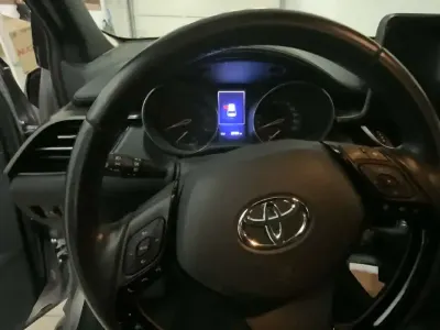 Usata Toyota C-HR Active 116 CV (85 kW) 2017 Grigio SUV