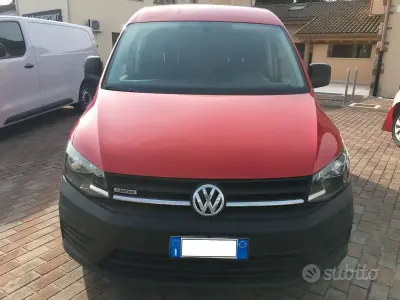 Usata VW Caddy 122 CV (89 kW) 2016 Rosso Monovolume
