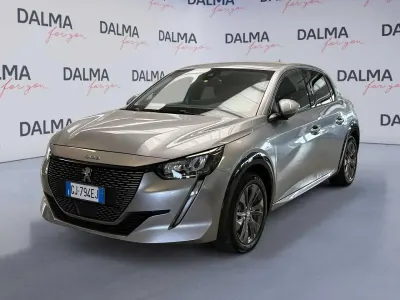 Usata Peugeot e-208 Allure 56 kW (77 CV) 2022 Grigio Utilitaria