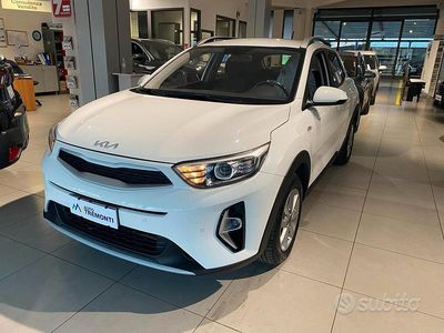 Usata Kia Stonic Urban 84 CV (61 kW) 2022 Bianco SUV