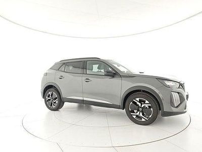 Usata Peugeot 2008 Allure 101 CV (74 kW) 2025 Gray SUV