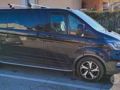 Usata Ford Tourneo Custom 170 CV (125 kW) 2022 Nero Furgone